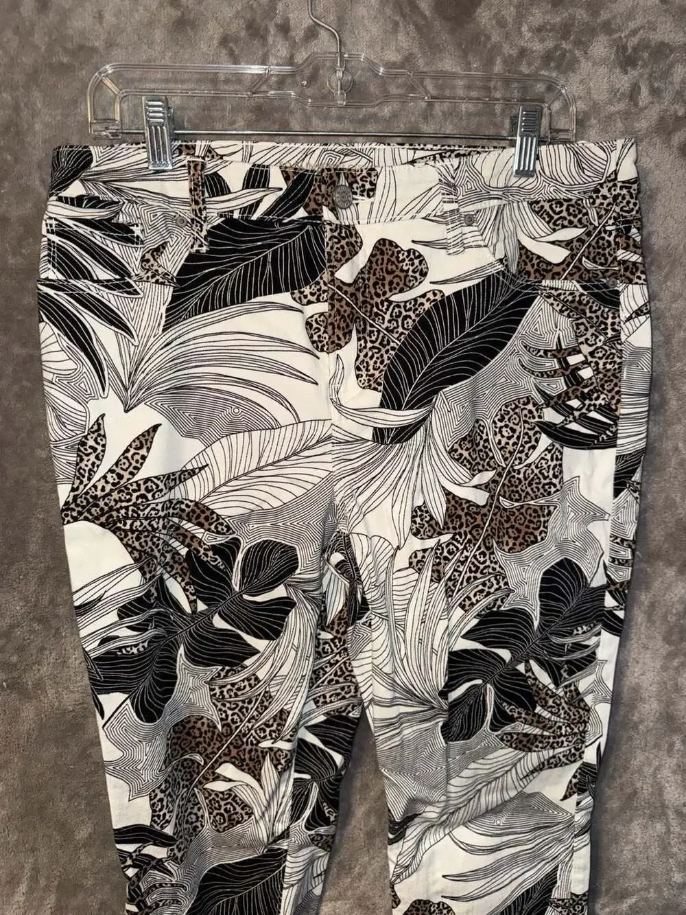 Chico's So Slimming Girlfriend Crop Pants Size 10R
